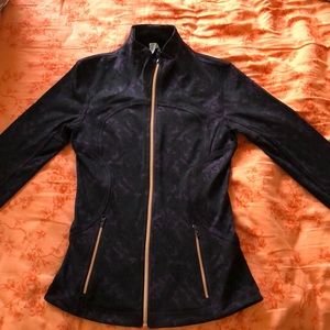 Lululemon Forme II Jacket Baroque Deep Zinfandel